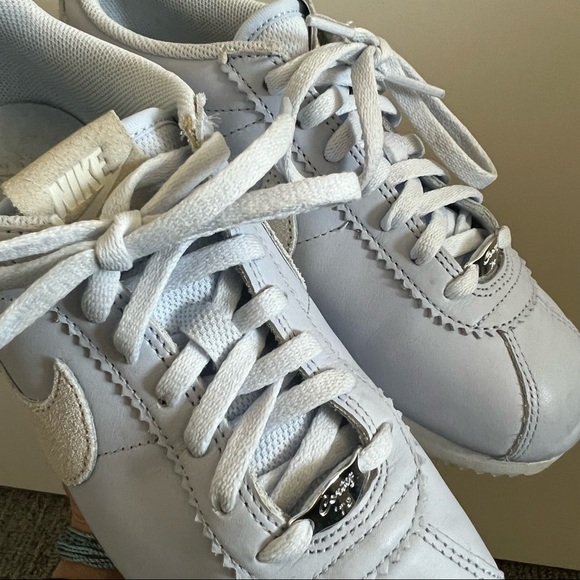 Nike Cortez Shoes - Picture 4 of 5